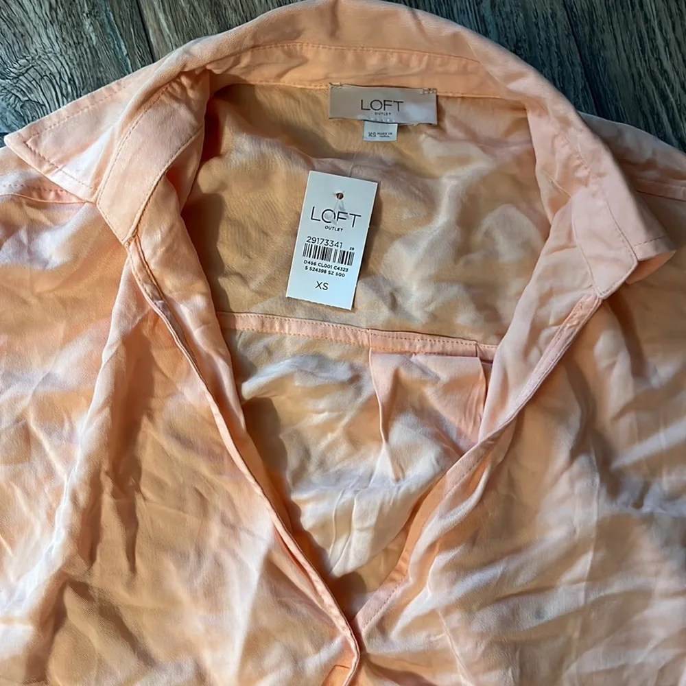 NWT loft peach collared shirt XS - Picture 2 of 2